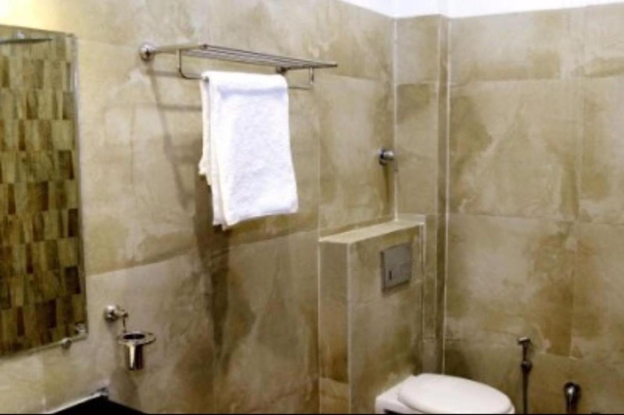 Hotel Kamad Giri,Ujjain Eksteriør billede