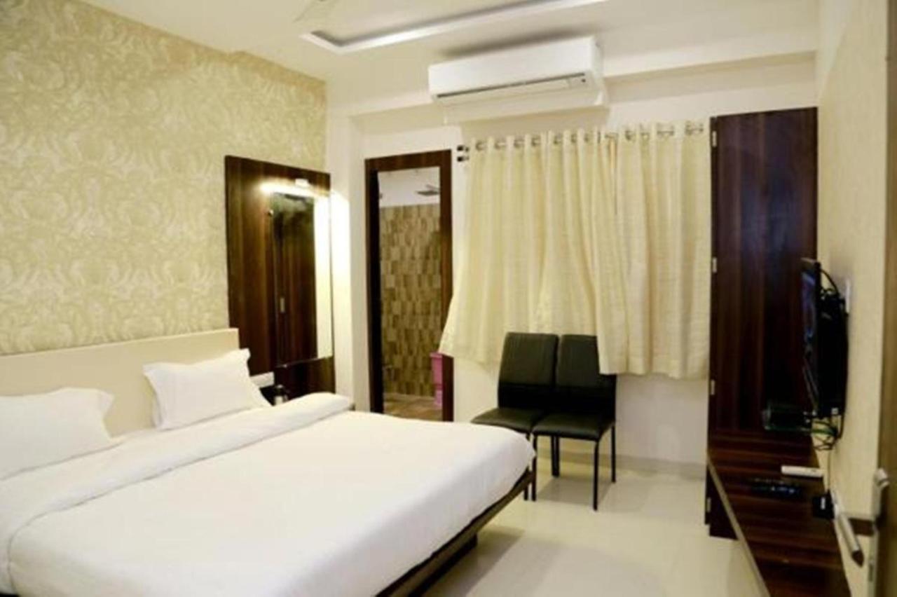 Hotel Kamad Giri,Ujjain Eksteriør billede