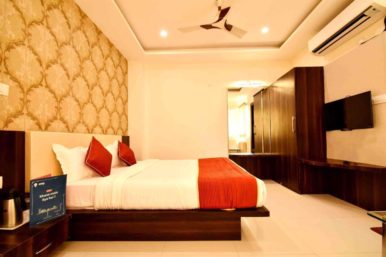 Hotel Kamad Giri,Ujjain Eksteriør billede